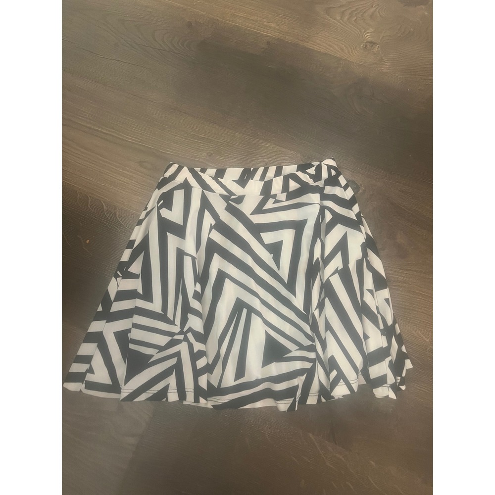 Area Code 407 Girls Skater Skirt Black White Geometric Stripe Size 10‎